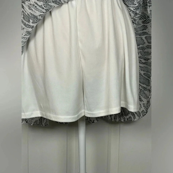 She+Sky Snake Print Smocked Skort Medium - Picture 5 of 7